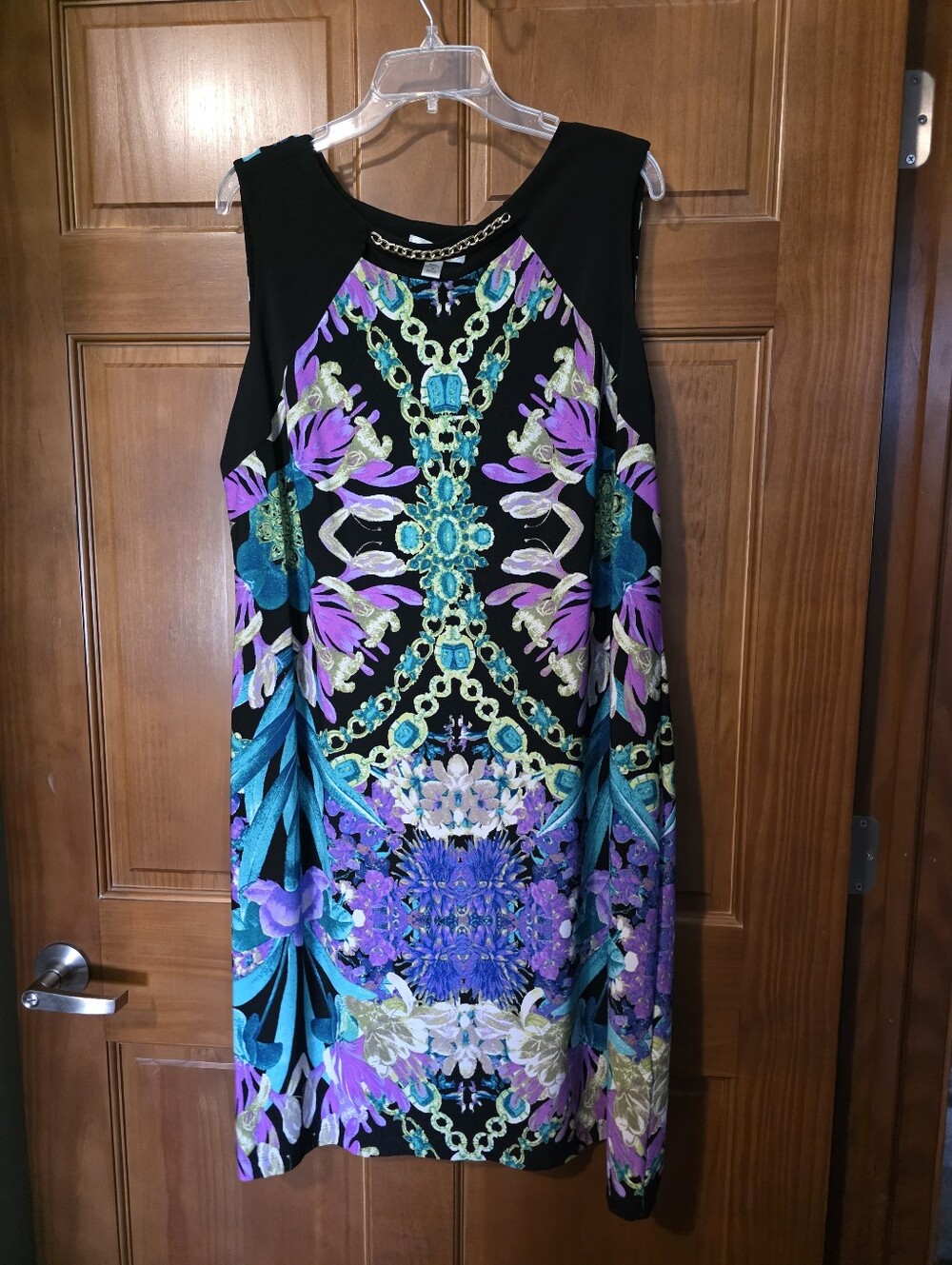Sleeveless Floral Chain-Print Shift Dress in Black, Purple & Teal